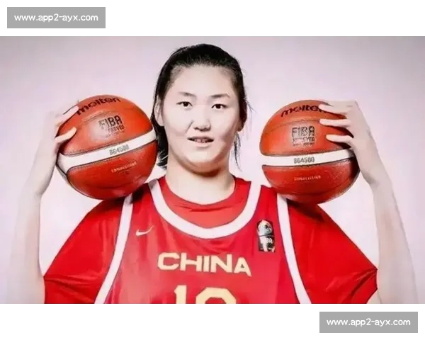 杨毅力荐张子宇留国内：WNBA 高强度或重蹈姚明覆辙