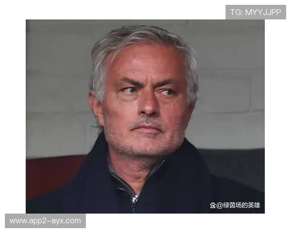 杜兰租借加盟费内巴切，曼联错失潜力前锋